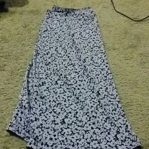 Gap skirt