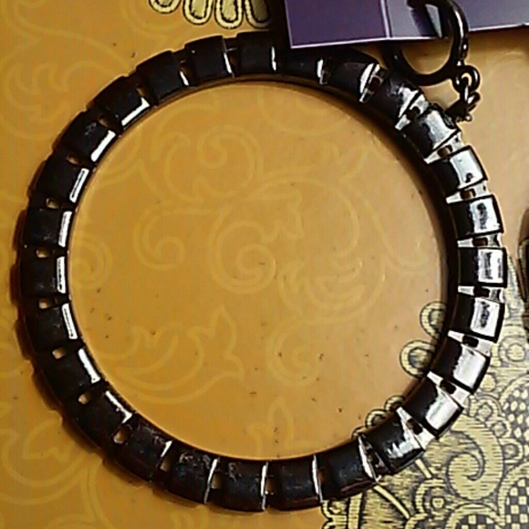 Earings - Picture 3 of 3