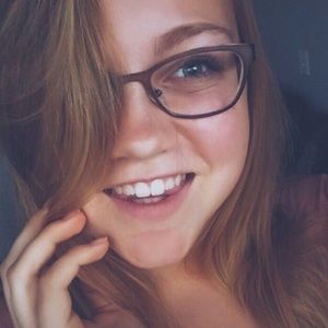 Meet your Posher, Madeline