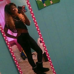 Meet your Posher, Destinee