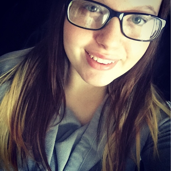 Meet your Posher, Paige - Picture 1 of 1