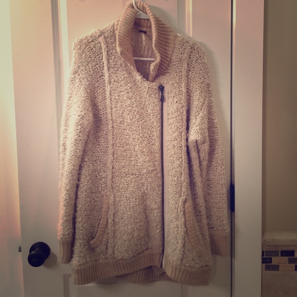 Free People Sweaters - Rare! Free People Cozy Boyfriend Sweater