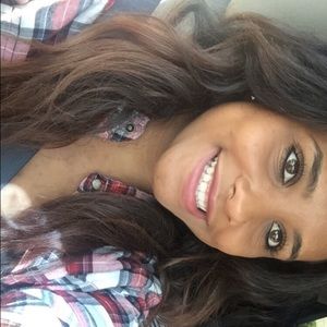 Meet your Posher, Abriana