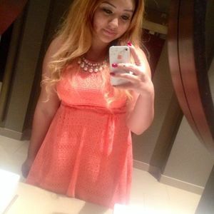 Meet your Posher, Estela