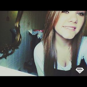 Meet your Posher, Caroline