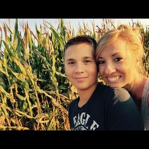 Meet your Posher, Sondra