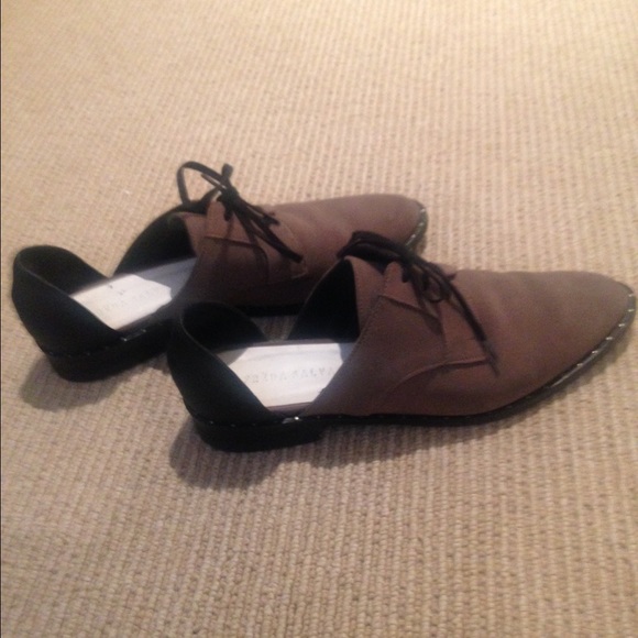 Freda Salvatore D'Orsay Oxford Flats