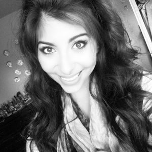 Meet your Posher, Dayana