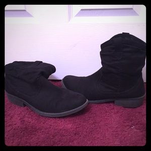 Black low boots