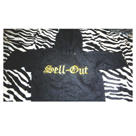 Sell out crew neck sweater