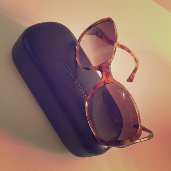 Louis Vuitton Accessories - Louis Vuitton Acetate Sunglasses- tortoise brown