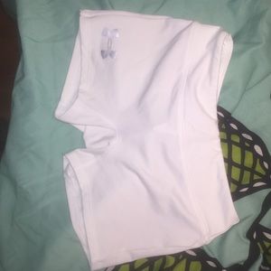 White under armor spandex