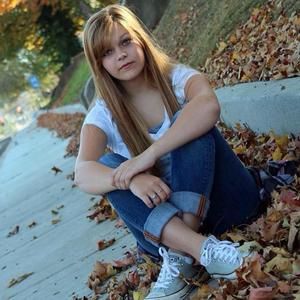 Meet your Posher, Danielle