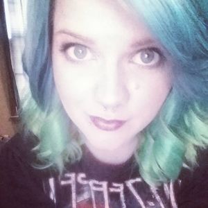 Meet your Posher, Candis