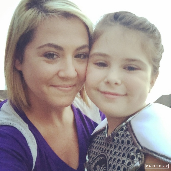 Meet your Posher, Danielle - Picture 1 of 1