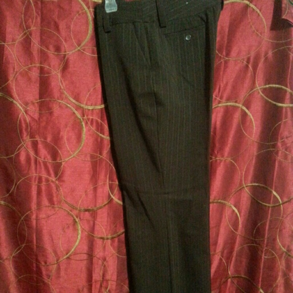 Dress pants - Picture 3 of 3