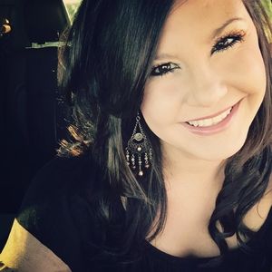 Meet your Posher, Avery