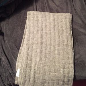 100% wool scarf