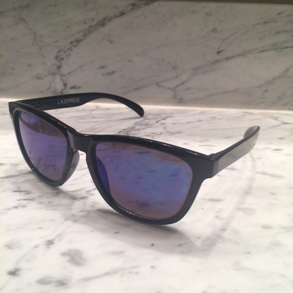 Sunglasses with blue tint lenses