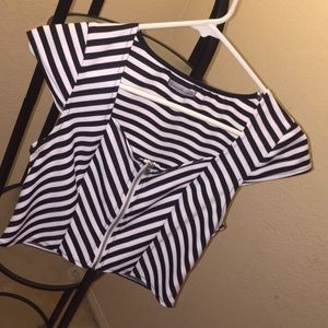 Black & white zipped crop top