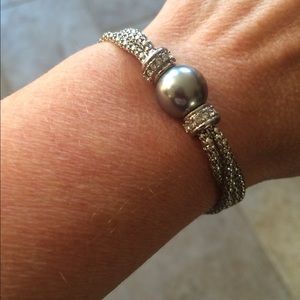 Simple stylish bracelet, never worn.