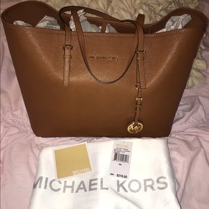 Michael Kors Jet Set Medium Travel Tote