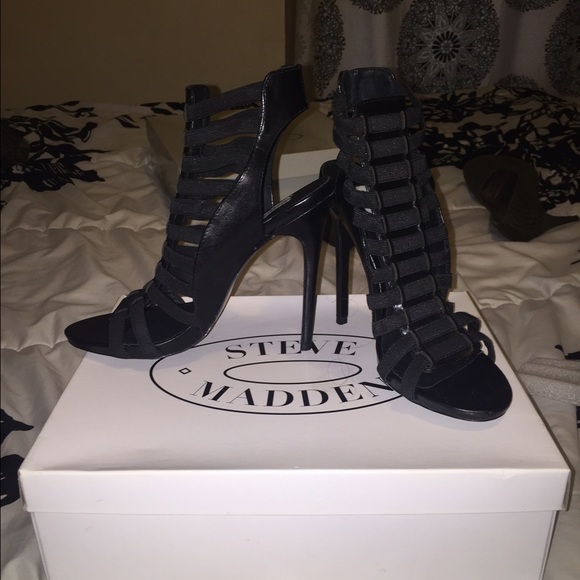 SOLD! Steve Madden heels . euc. Size 8 very sexy - Picture 2 of 4