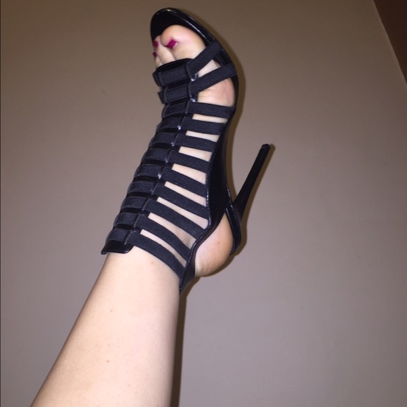 SOLD! Steve Madden heels . euc. Size 8 very sexy - Picture 4 of 4