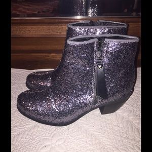 Princess Vera, Vera Wang glitter boots, size 6