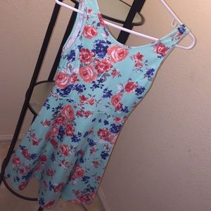 Flower dress with bow on back