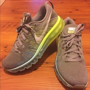 Nike Fly Knit Air Max