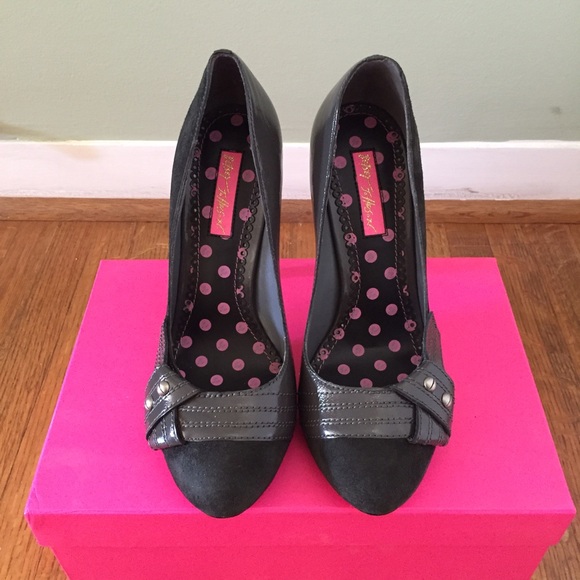 50 off Betsey Johnson Shoes Betsey Johnson Pink Sole 50 off Betsey Johnson Shoes Betsey Johnson Pink Sole
