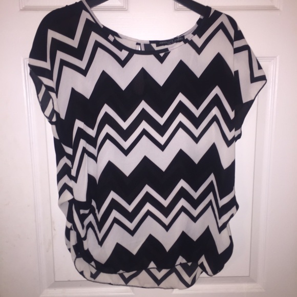 Black and White Chic Blouse - Picture 1 of 2