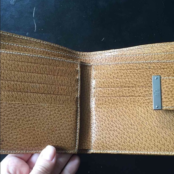 Gucci turqoise compact wallet