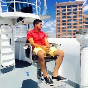 Meet your Posher, Julio