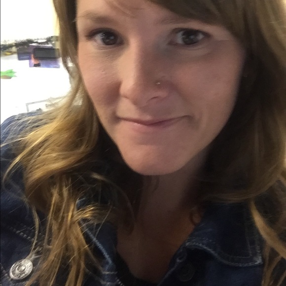 Meet your Posher, Mindy - Picture 1 of 1