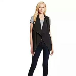 DKNY Jeans Sandwashed Modal Vest in Army Green