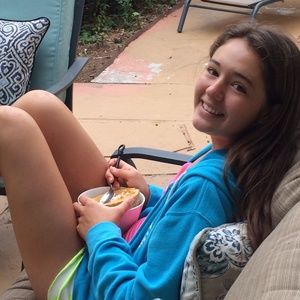 Meet your Posher, Kendra