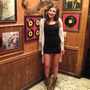 Meet your Posher, Kaleigh