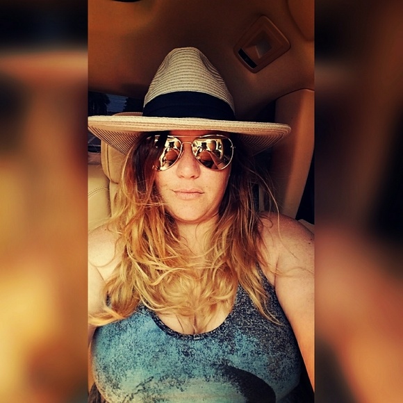 Meet your Posher, Maggy - Picture 2 of 2