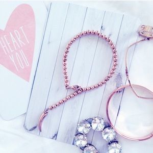 🎉HP🎉 •CC Skye• ROSE GOLD rosary horn bracelet