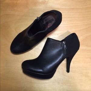Ankle boot heels (NWOT)