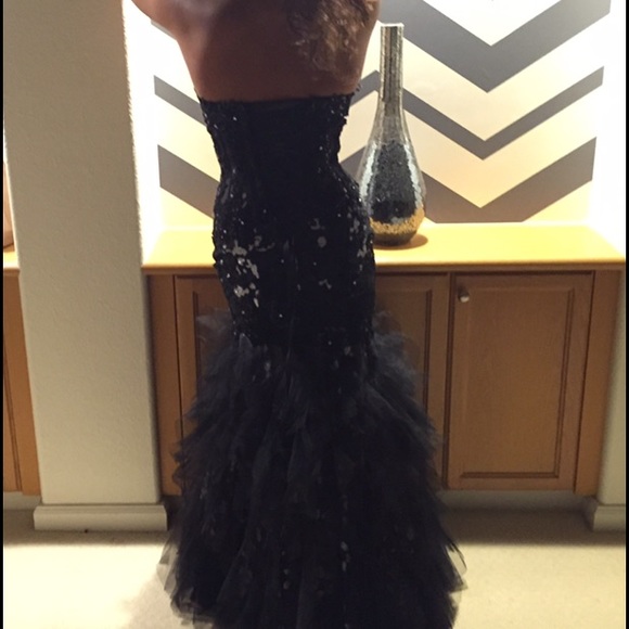 ♠️HOST PICK♠️Jovani Dress - Picture 3 of 4