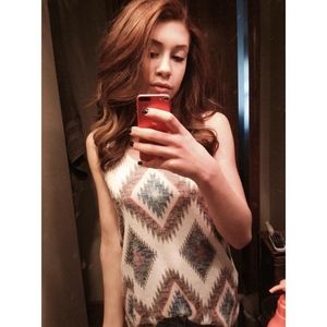 Meet your Posher, Alexis