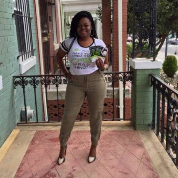 Meet your Posher, Chrystal - Picture 1 of 1