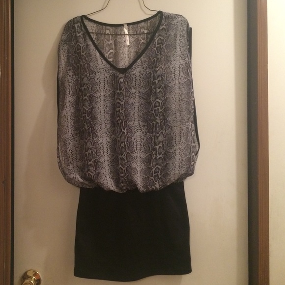 Sleevless Sexy Dress Python Print