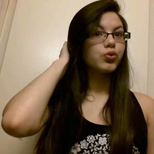 Meet your Posher, Julissa