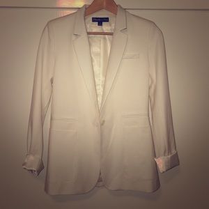 Elizabeth and James White Sienna Crepe Blazer