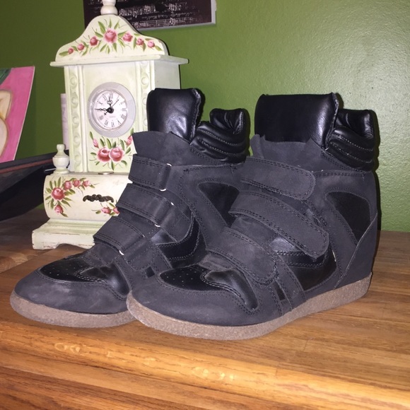 ⚫️SNEAKERS⚫️