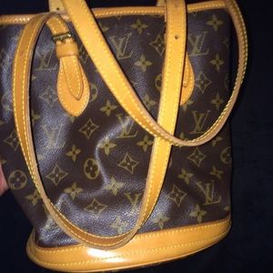 Louis Vuitton Bags - Authentic LV petite bucket tote. Louis Vuitton Bags - Authentic LV petite bucket tote.